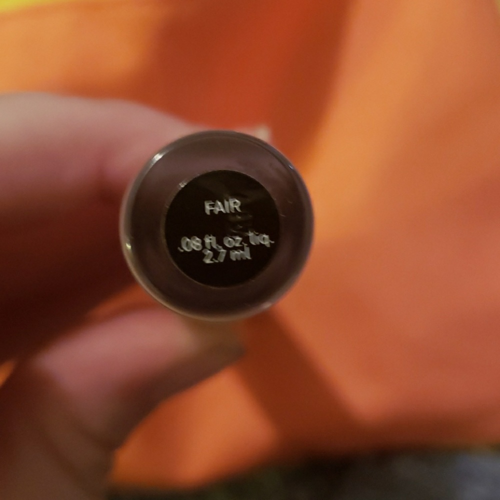 Waterproof Concealer - Picture 2 of 2
